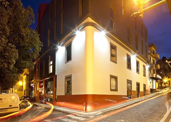 Pet Friendly hotel: Funchal Design Hotel